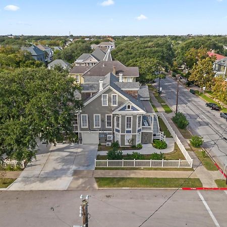 Historic Galveston Family Beach Home With 3 King Beds Экстерьер фото