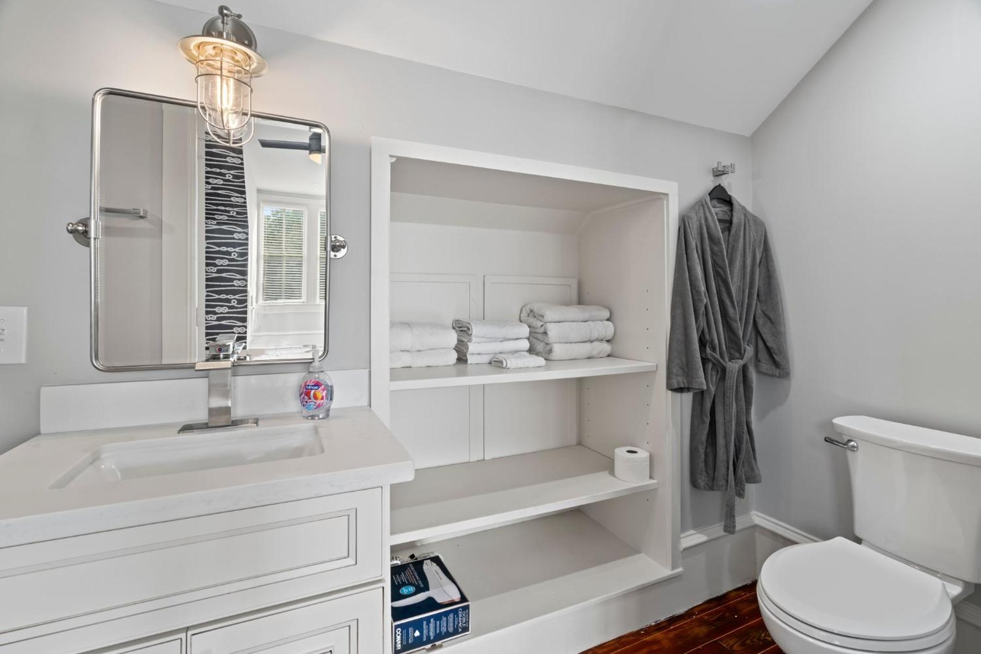 Historic Galveston Family Beach Home With 3 King Beds Экстерьер фото