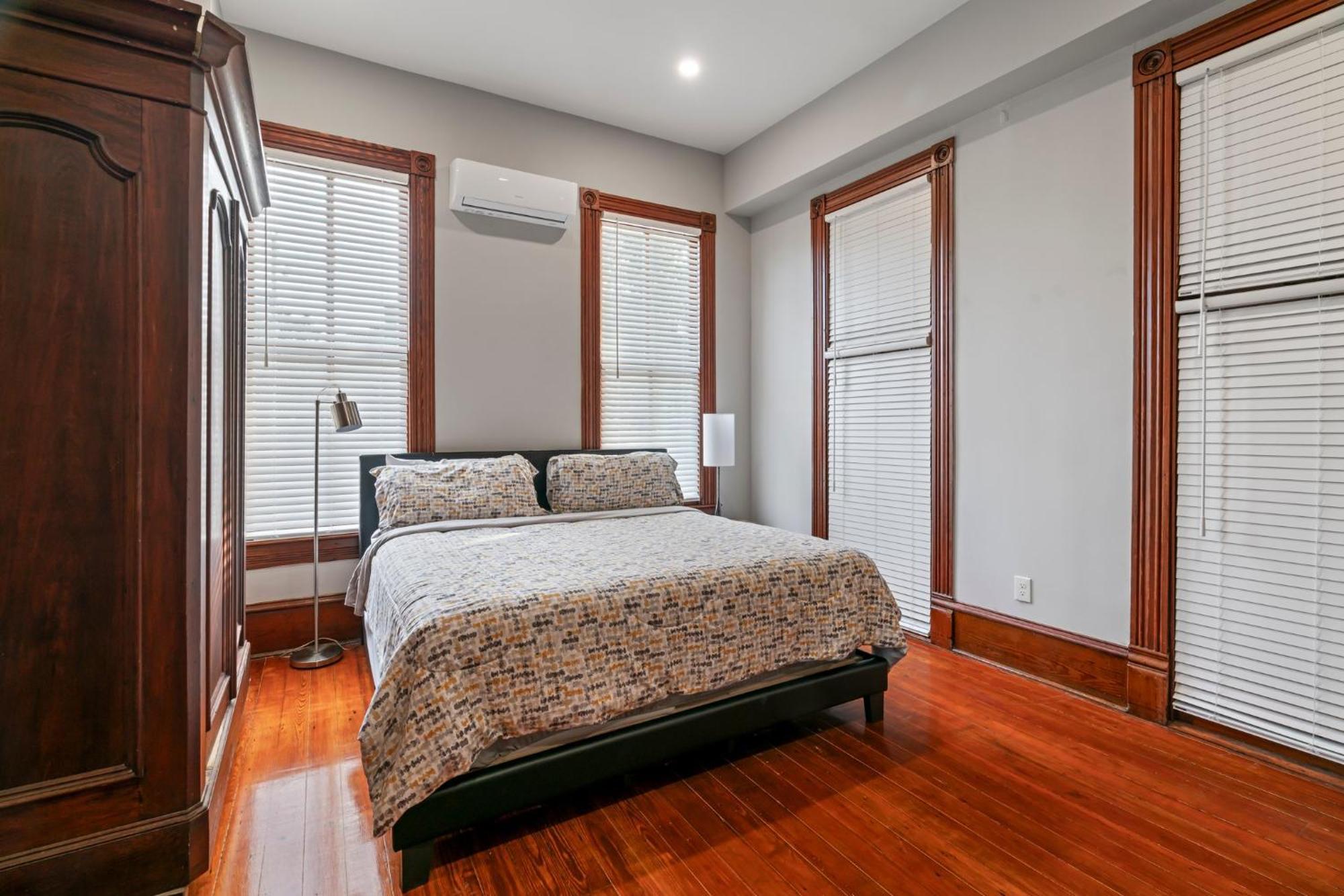 Historic Galveston Family Beach Home With 3 King Beds Экстерьер фото