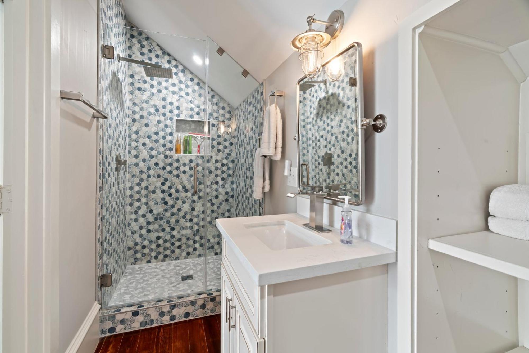 Historic Galveston Family Beach Home With 3 King Beds Экстерьер фото